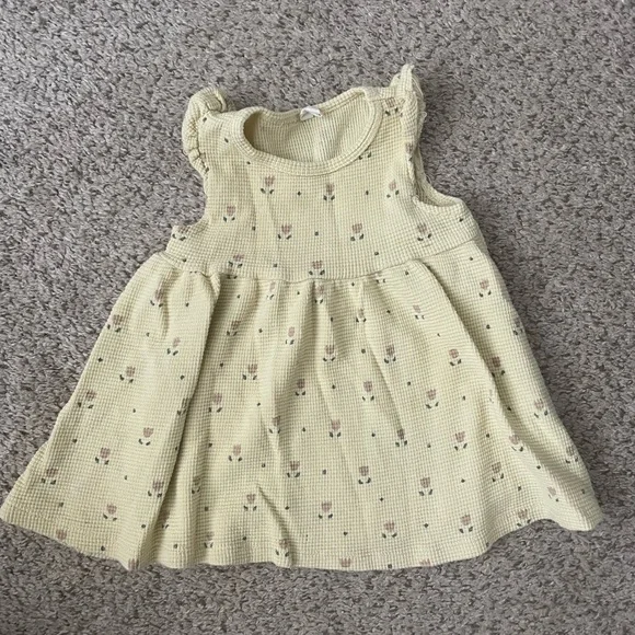 Quincy Mae Light Yellow Floral Dress & Bloomers - Picture 2 of 3